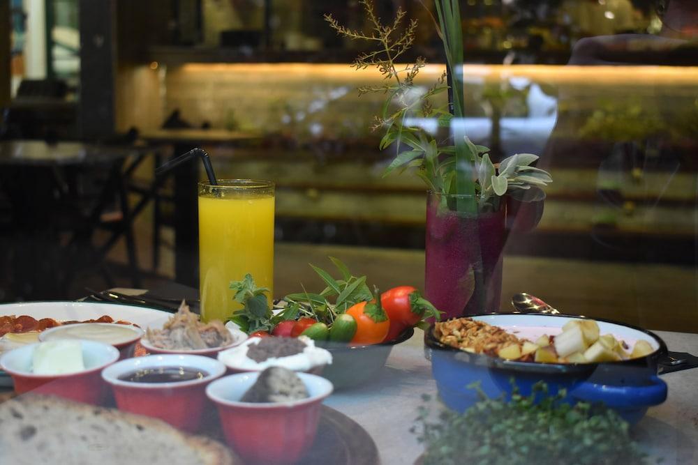 Master Mazeh Hotel Tel Aviv Exterior photo